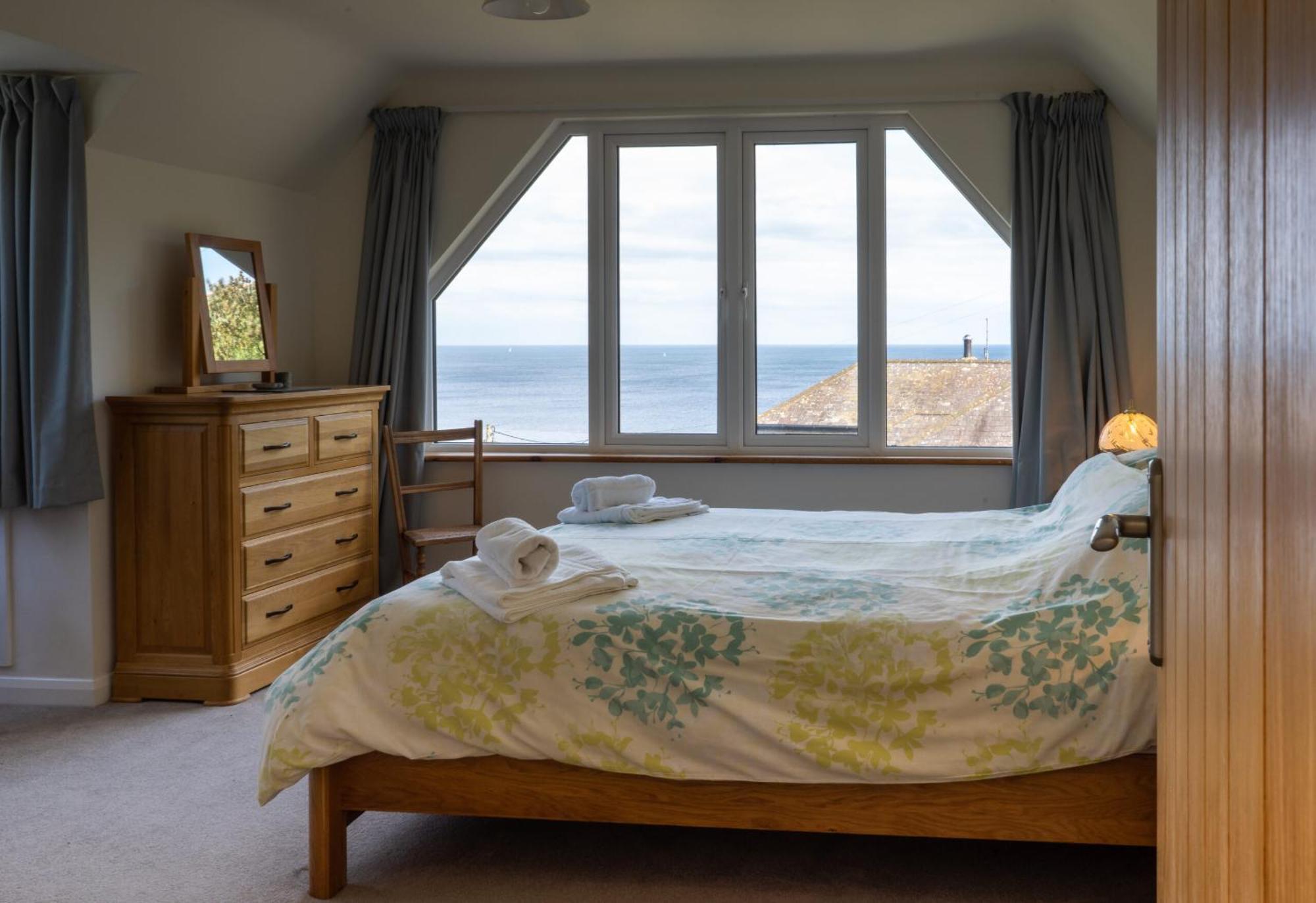 Spinnaker Cadgwith Holiday Home Esterno foto